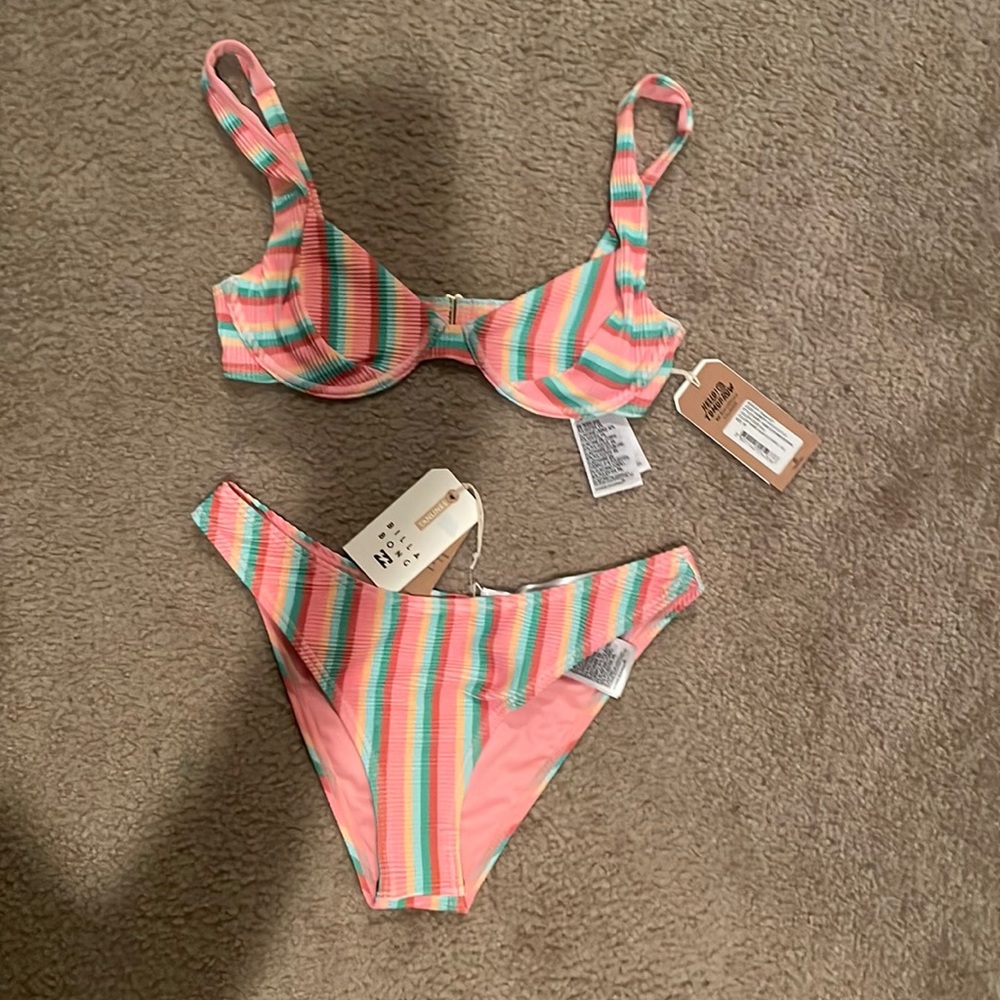 Billabong 2 piece swimsuit